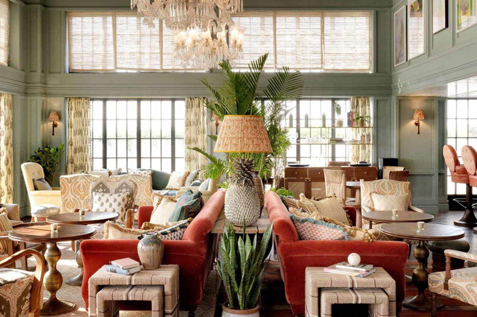 From Entry to Exit: Designing a Seamless Guest Experience Through Interiors